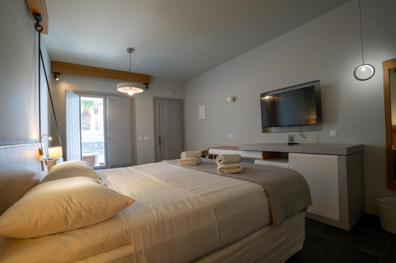 Meltemi Excelsior Suites ペリッサ エクステリア 写真